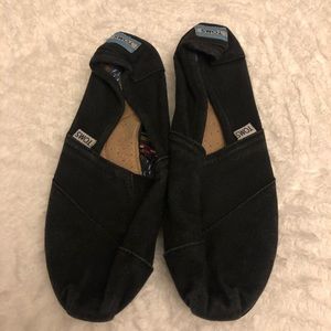 Black toms